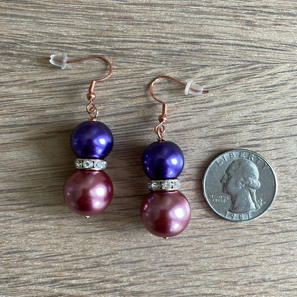 HAND CRAFTED OVERSIZED PIERCED BALL DROP PEARL EARRINGS Rose Gold Purple Pearls - Picture 8 of 14